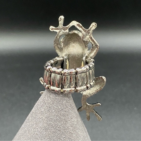 Sparkly Frog Stretch Ring Size 8 - Picture 17 of 17